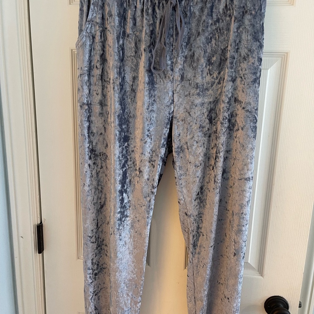 Crushed Velvet Joggers in Blue